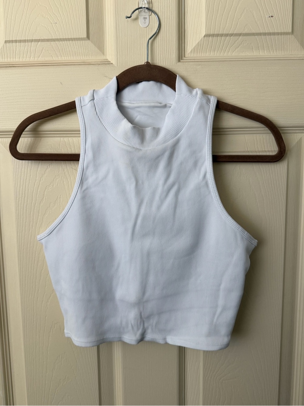 Alo Yoga White Ribbed Mock Neck Crop Tank Top - Women